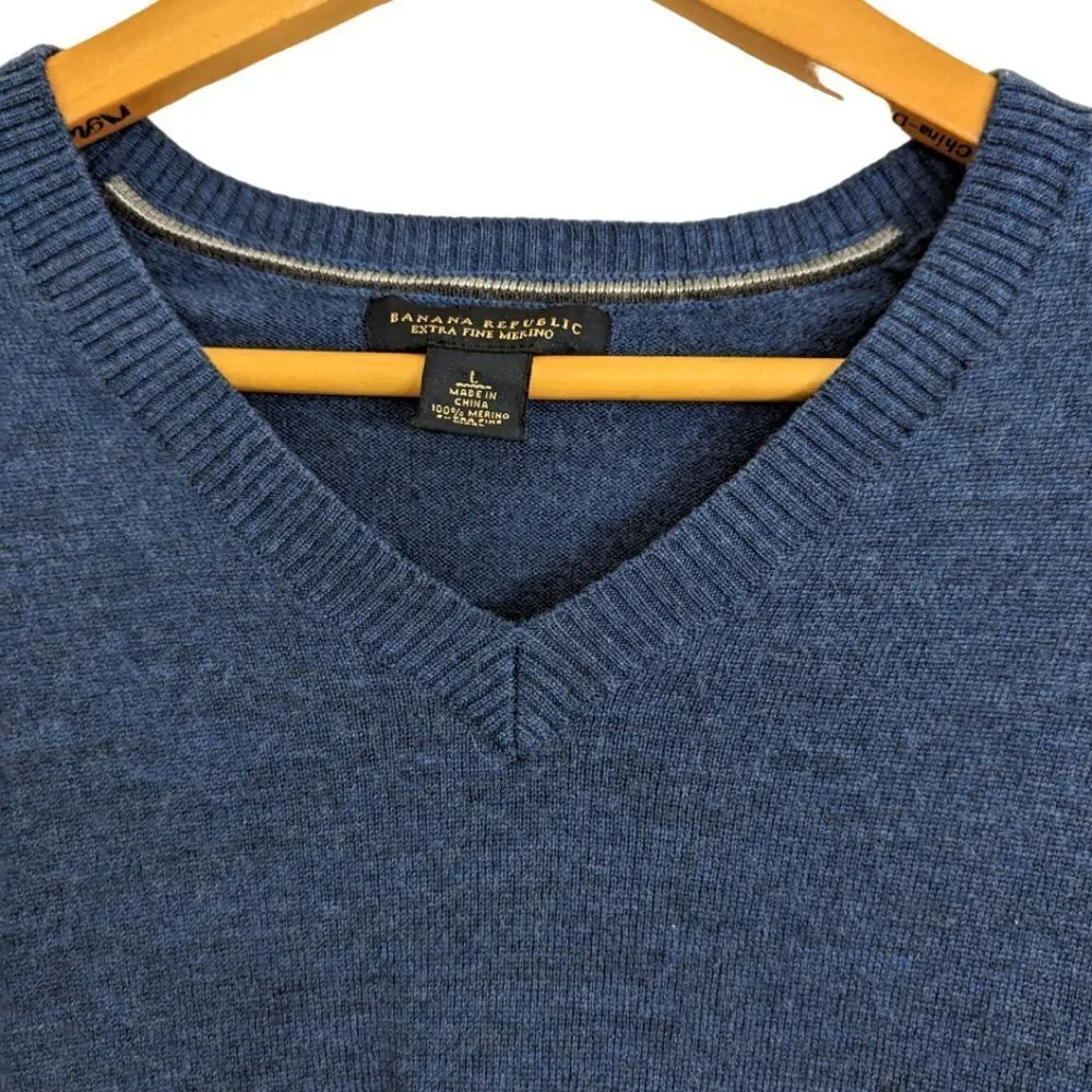 New‎ Banana Republic100% Extra Fine Merino Wool V Neck Sweater Blue Size L
